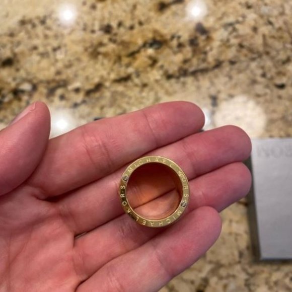 Michael Kors Tortoise Barrel Ring - Picture 2 of 3